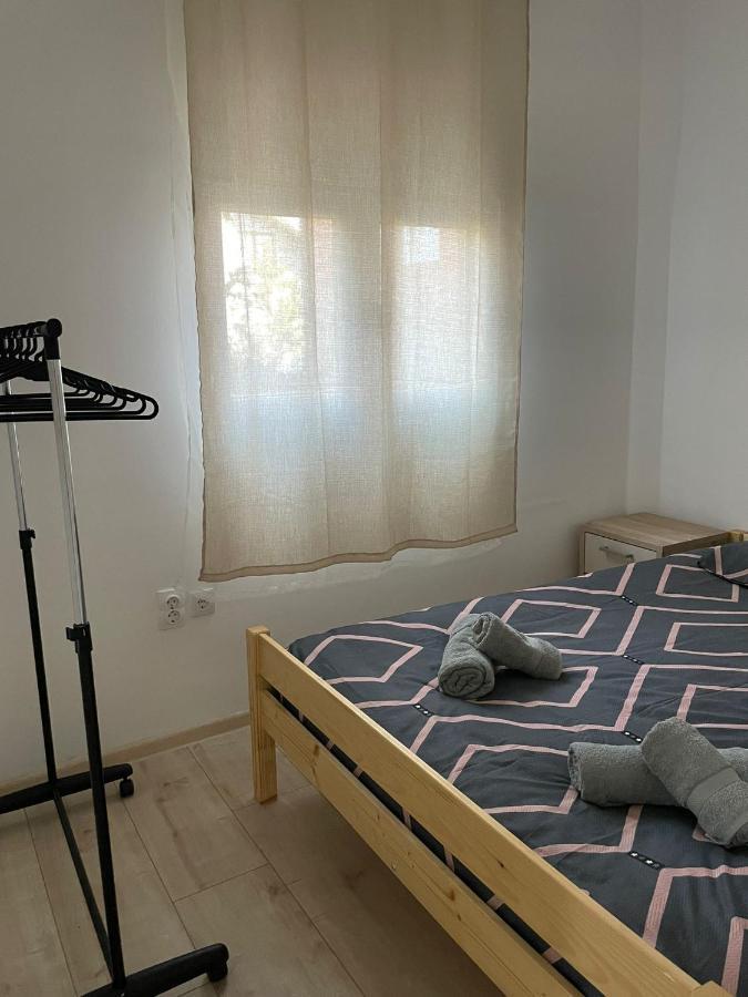 Apartmani Marija Zemun Zemun Polje Exterior photo