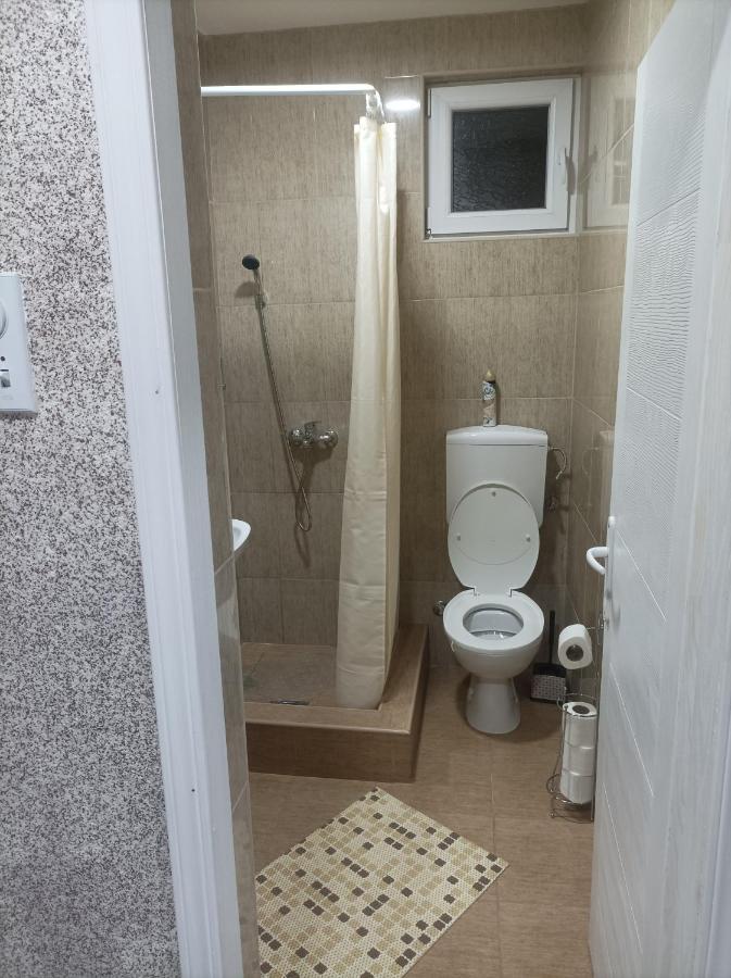 Apartmani Marija Zemun Zemun Polje Exterior photo