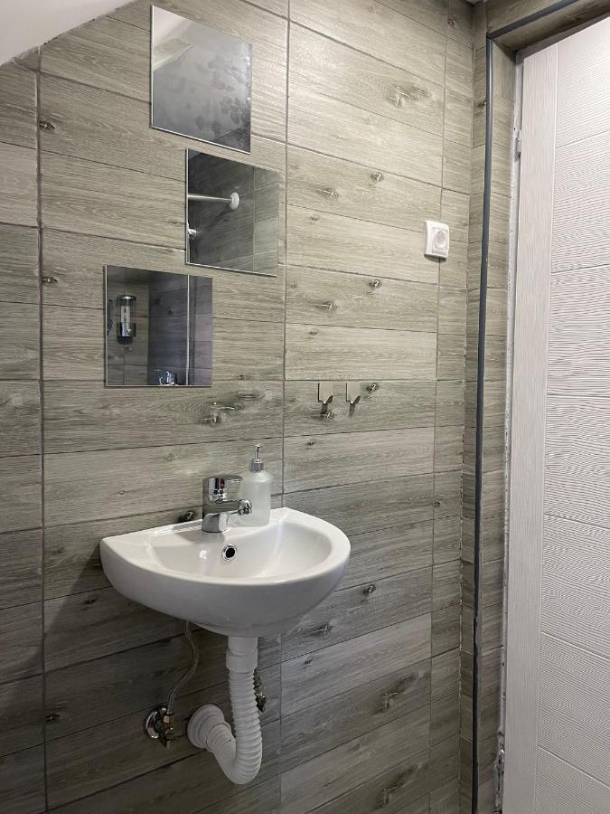 Apartmani Marija Zemun Zemun Polje Exterior photo